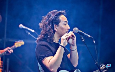 寄生虫吉他谱_赵照_G调指法扫弦版弹唱谱_图片六线谱