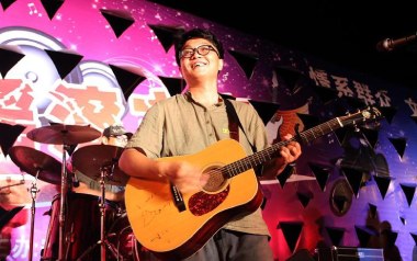 十月迷城吉他谱_李晋_G调指法简单版弹唱谱_图片六线谱