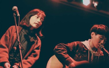 给妈妈吉他谱_房东的猫_C调指法原版弹唱谱_图片六线谱