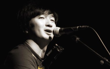 独自旅行吉他谱_靳松_G调指法原版弹唱谱_图片六线谱