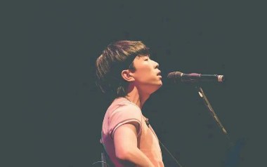 小人物吉他谱_赵雷_F调指法扫弦版吉他谱_吉他弹唱教学