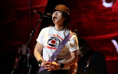 彩虹下面吉他谱_赵雷_G调指法扫弦版吉他谱_吉他弹唱教学